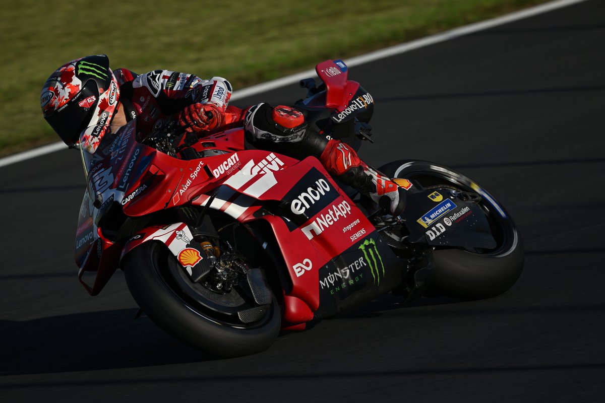 AlessioPiana130's tweet photo. #MotoGP #JapaneseGP 

Vedendo lo pneumatico posteriore di Pecco Bagnaia, credo proprio anche i più scettici si convinceranno delle innegabili problematiche Michelin dell'ultimo (piuttosto prolungato) periodo. Non da meno chi ha minimizzato, non più tardi ieri, parlando della situazione contingente. Di una gravità inaudita, basti vedere anche Martin come ha portato a termine la Sprint.
