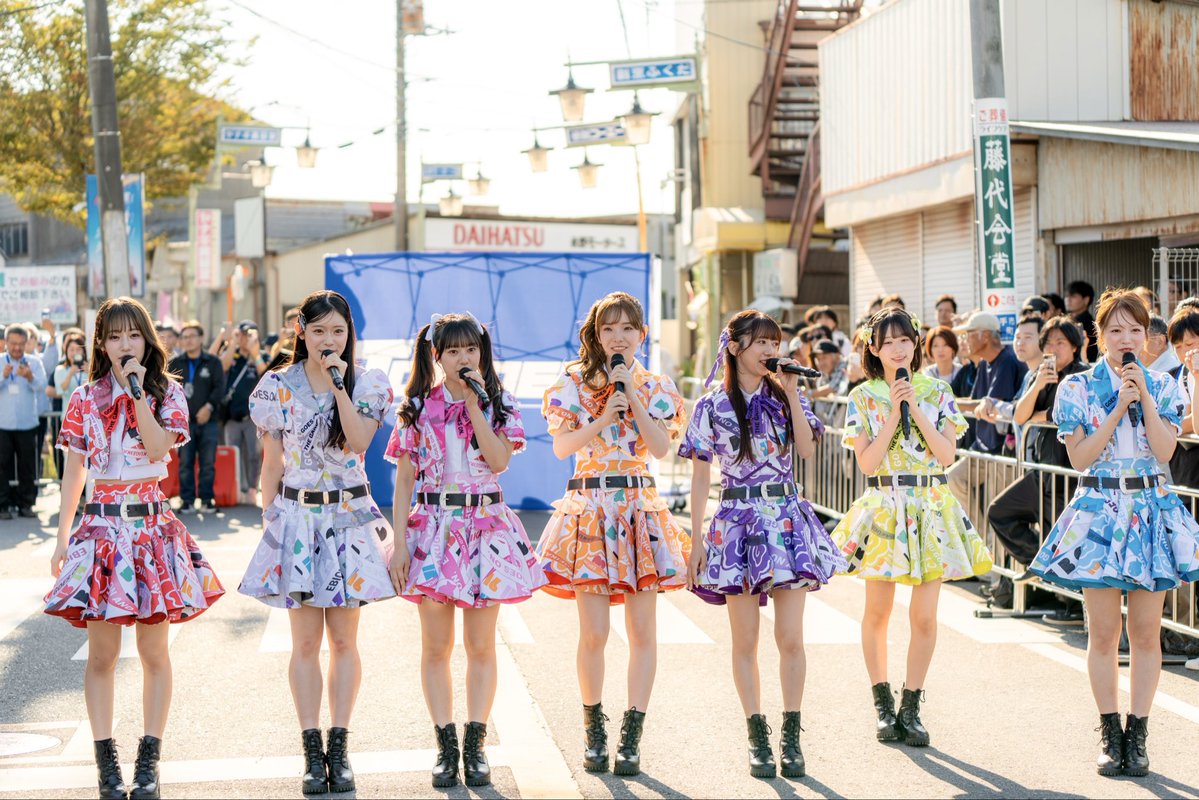 closer_2_yellow's tweet photo. 26.10.03
取手GP2026 開会式

私立ビジュ最強中学のみなさん✨

（近すぎて彩ちゃん見切れた🙏）

#取手GP #えびちゅう https://t.co/fU47L4tNjt