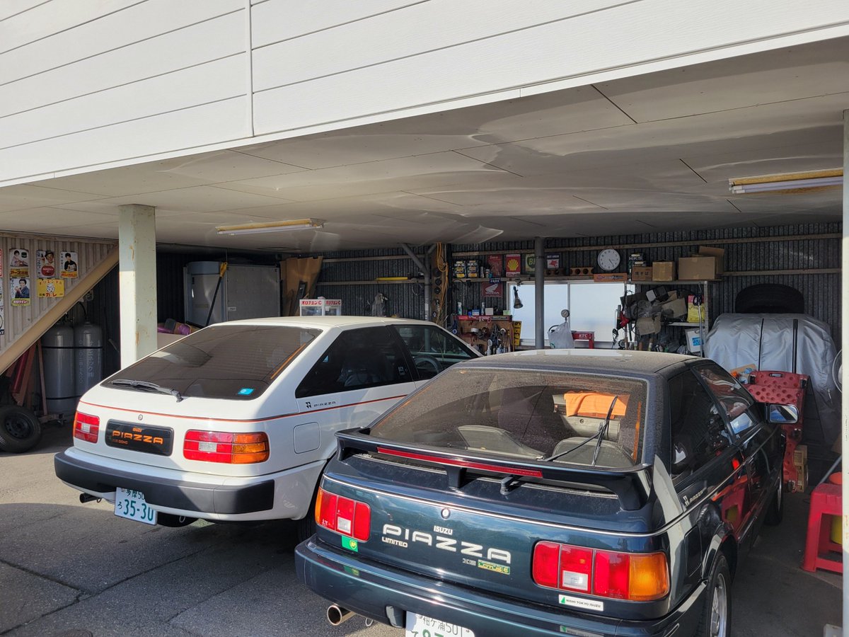 saikoro_turbo's tweet photo. ガレージでお預りしてる大切なピアッツァのリヤワイパーへ勝手に名刺挟んで行った山梨から来たらしいクソ業者を晒す

次やったら警察に監視画像も提出して不法侵入で訴えるぞ！

(怒) https://t.co/iSwyV7fvP9