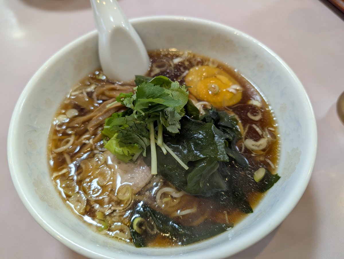 wise_iyasaka's tweet photo. 高田馬場の町中華
秀永さん
たまたま通りかかったら
たまたま空いていたので
ラッキー☆

ラーメン
タンメン https://t.co/bnF7rzihlo