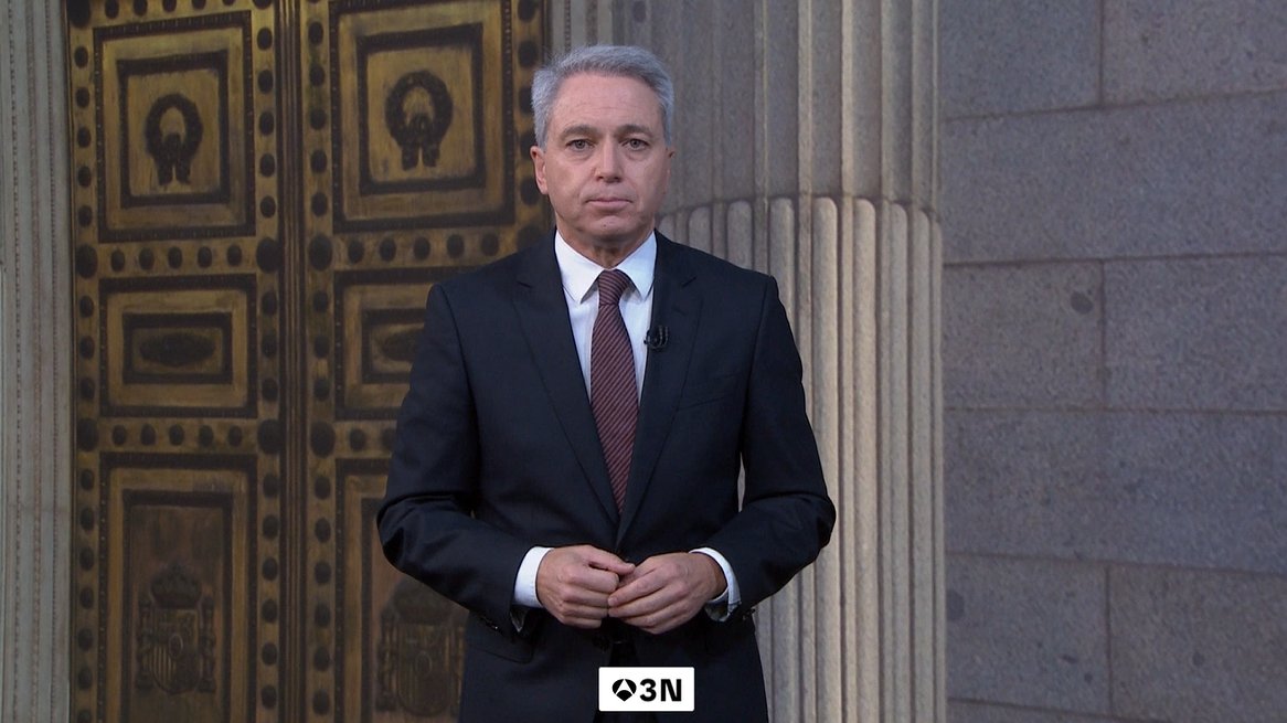 atresmediacom's tweet photo. #Audiencias | 

🥇 '@A3Noticias 1' (23,4% y 2,3M), LÍDER y LO+ VISTO de la TV. Aventajando en +16,5 y +7,4 puntos a sus competidores

🥇 'A3N 2' (17,3% y +1,7 M) también ARRASA y LIDERA. A +9,7 y +2,6 puntos de sus rivales

Con +3,2 M y +2,8 M de espect. únicos, respectivamente https://t.co/dE3AlNT5BM