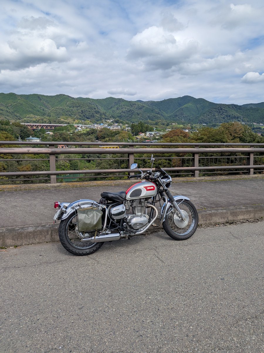 ashun1128's tweet photo. お昼とガソスタに　
市内一回り
たまに乗ると
ヤッパリ
カブより速いね〜 https://t.co/Gf8bkpCbfF
