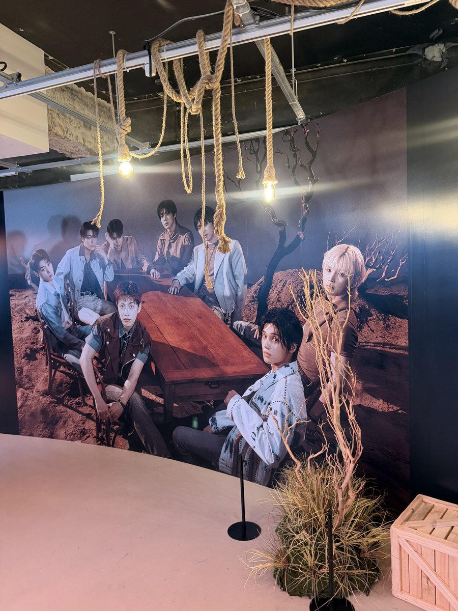 npjm8's tweet photo. #ATEEZ
#에이티즈8주년
#ATEEZ_BLUEDRIFT https://t.co/mnSbXbHPJl