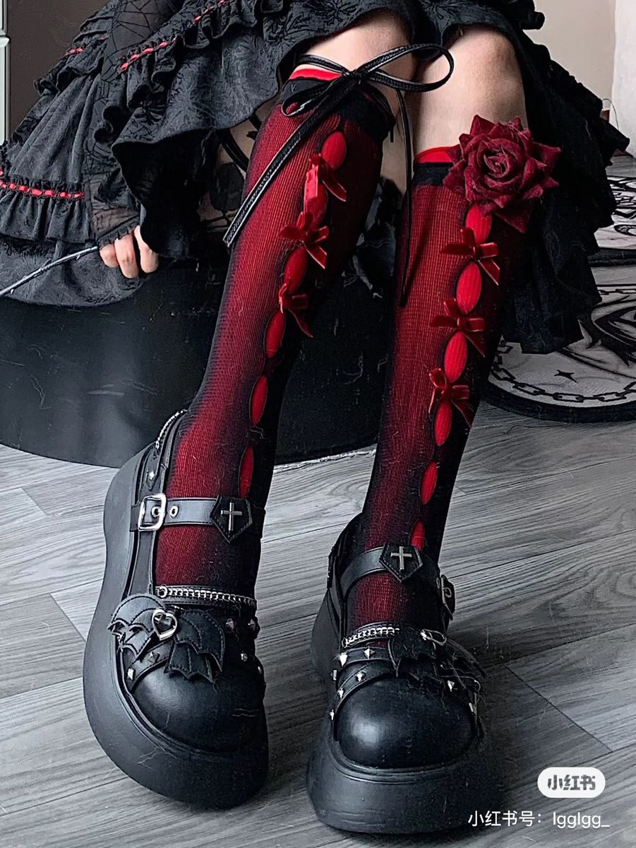 sophiaevaa_'s tweet photo. victorian gothic lolita https://t.co/LaIFuODLvp