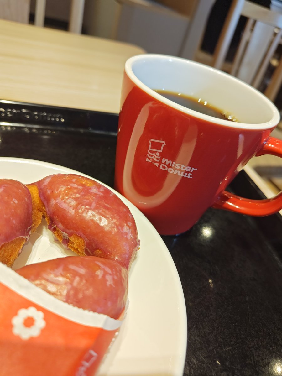 umaman8033's tweet photo. 脱毛行ってミスドでランチ♪
女子か！って嫁にツッコまれた。

#脇脱毛 #ミスド #ランチ #函館 https://t.co/19oWDPB2v3