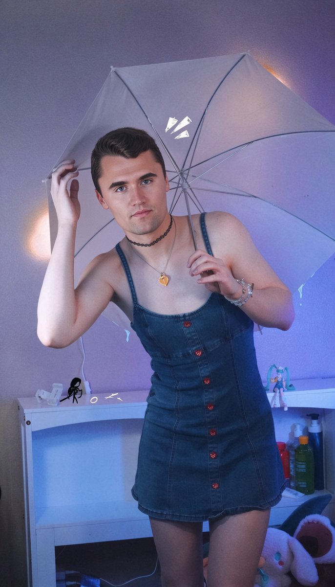 BurnnerBoy2006's tweet photo. Transfobia é engraçada, estão tentando me convencer que essa princesa aqui é feia, tipo? https://t.co/La7IJSPSB5