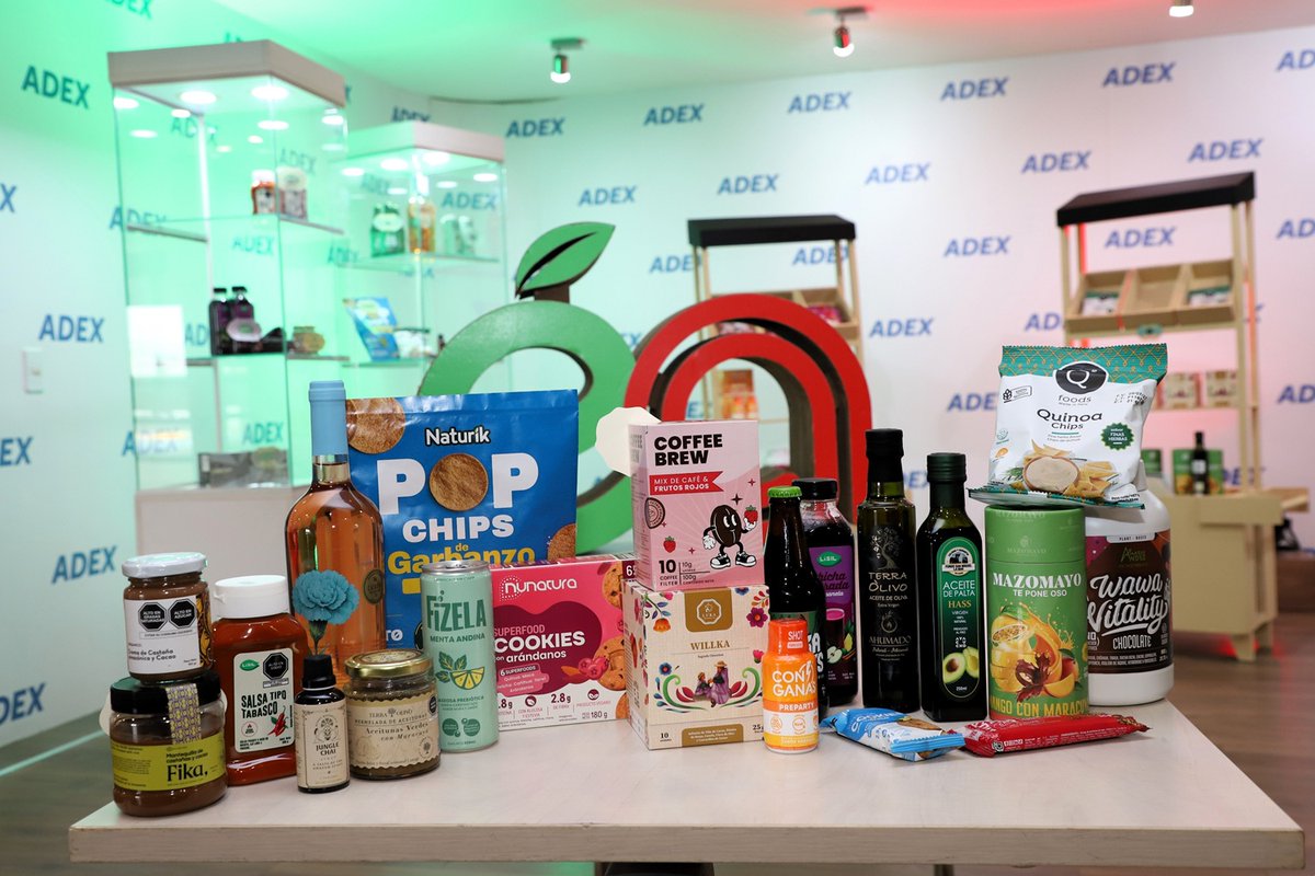 prensaperupe's tweet photo. 🇵🇪"XV Concurso de Innovación en Expoalimentaria 2026 impulsa diversificación: de 448 a 543 partidas, fortaleciendo la oferta agroindustrial exportable del Perú ante el mundo en los mercados cada vez más exigentes".  
https://t.co/fWajJBy03E https://t.co/L6fp0jWvm2