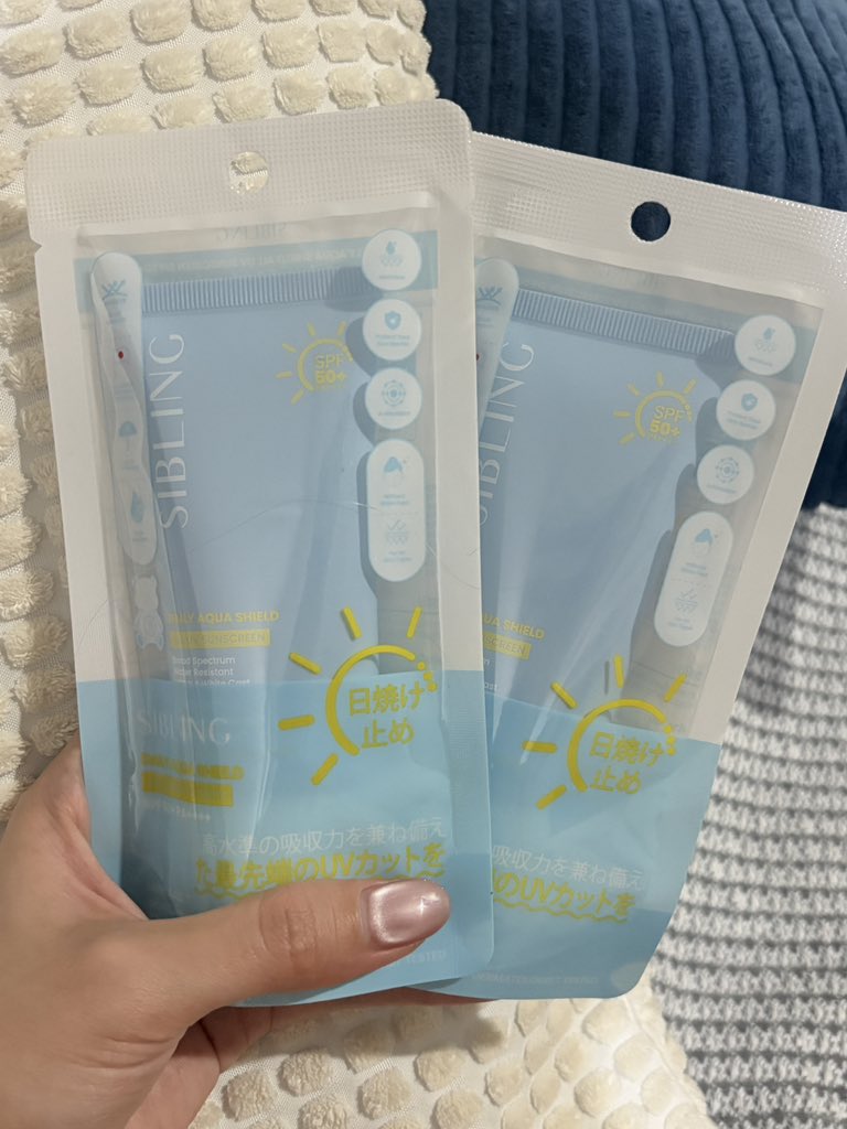 xpz178's tweet photo. ส่งต่อคสอค่า รวมส่ง
- Moleculogy starter solf cream 50g.
85% : 350฿
- กันแดด Sibling new 250฿ 
- บลัช bbia 120฿ #ส่งต่อเครื่องสําอาง #เครื่องสำอางมือสอง #ส่งต่อคสอ #molegulogy #ลิปพี่อูน #ส่งต่อเครื่องสําอางค์ #ลิปมาส์กพี่อูน #ส่งต่อสกินเเคร์ #โล้ะตู้เสื้อผ้า #เครื่องสำอ��งมือสอง https://t.co/sWLMky2eSI