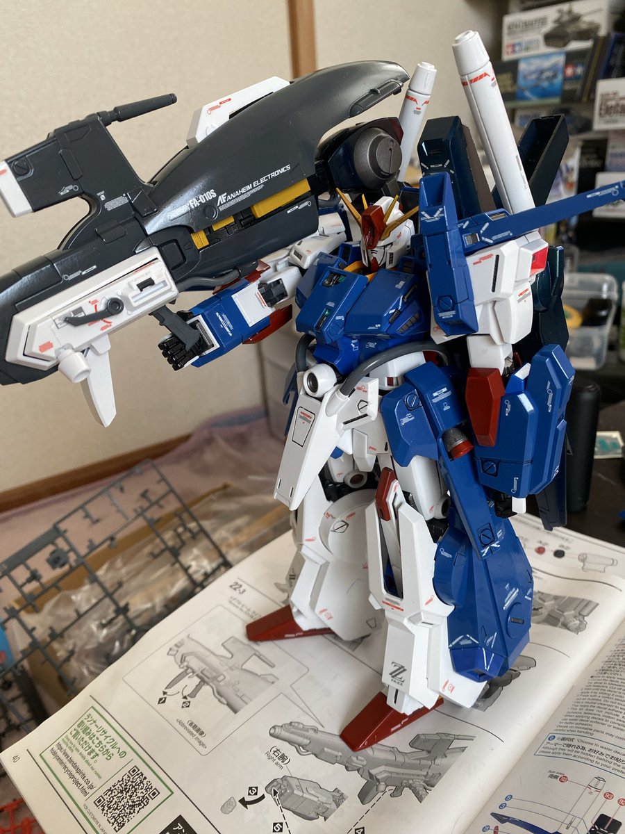 YuziT's tweet photo. フルアーマーZZガンダム ver.ka

完成しました。

凄い重量感！！
サザビーくらいでかいし。。。

汚し足そうかな。。。

 #ガンプラ
  #プラモデル 
 #ふくろう https://t.co/xy1P6kewdL
