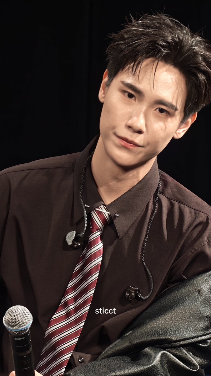 jutyxxns's tweet photo. ใช่ค่ะ คนเดียวกัน

#junniorrs https://t.co/Ob0iidYFv6
