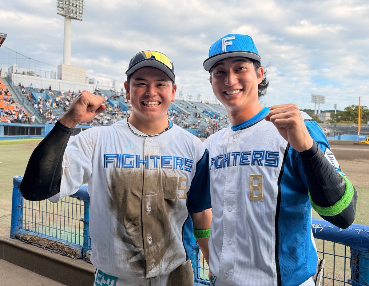 FightersPR's tweet photo. #ファーム日本選手権2026 ファーストステージは見事なサヨナラ勝利👏

サヨナラ打を放った淺間大基選手とヘッドスライディングで決勝点をもぎ取った常谷拓輝選手で📸

明日10/4(日)14時〜のファイナルステージで優勝をかけて戦います！

#lovefighters https://t.co/sbD2RHPArk