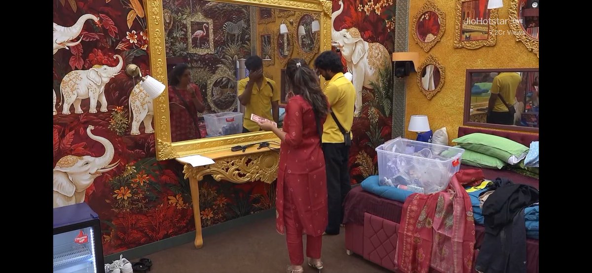 kumar92699's tweet photo. Anna rules chepthadu 
Eppudu captaincy room lo am peekthunnadu 
#BiggBossTelugu10 https://t.co/TsJ3NVIA58