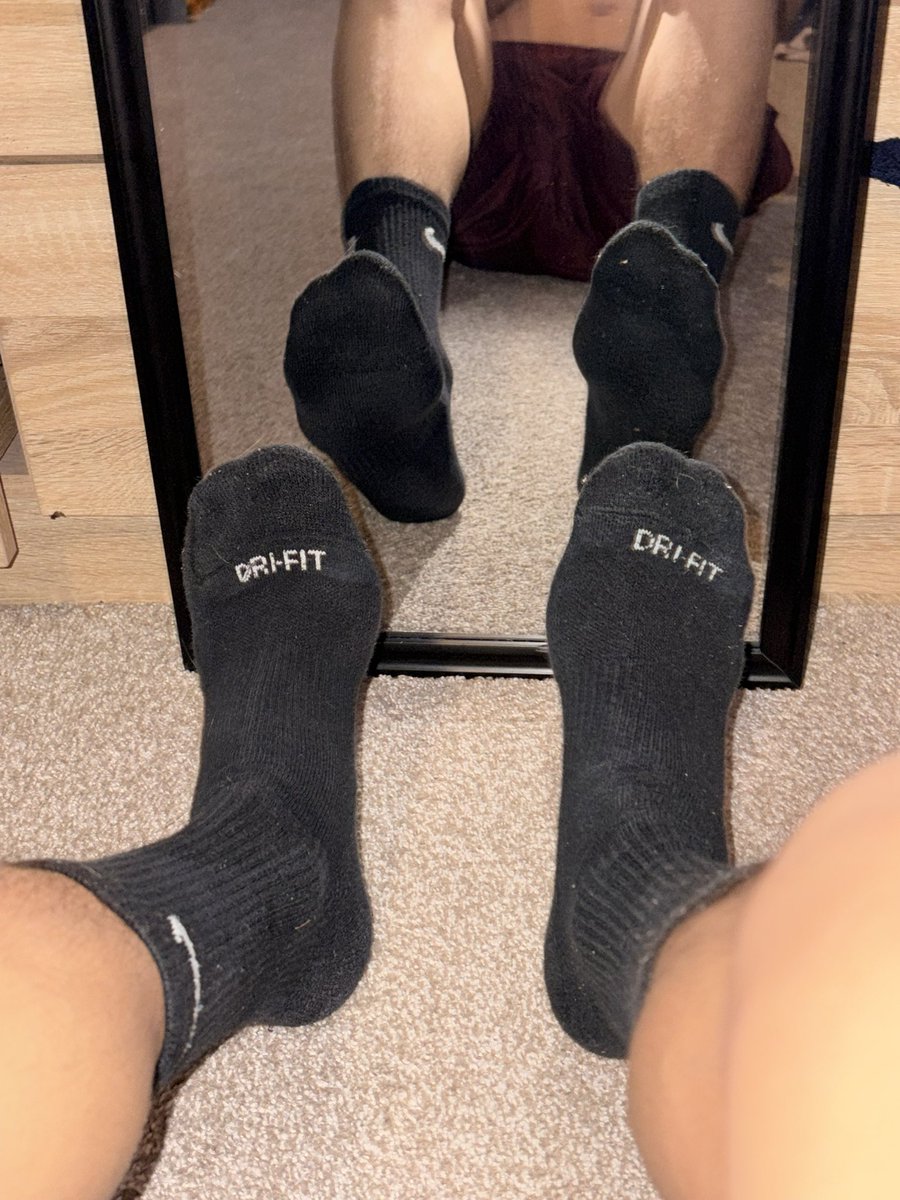 nikesock_lover's tweet photo. thank you all for the new follows welcome 😈

#mIm #gay #feet #gayfeet #gayfeetworship #footfetish #feetfetish #footworship #feetworship #socks #nikesocks #nikesockworship #gaysocks https://t.co/MS2WirnoKb