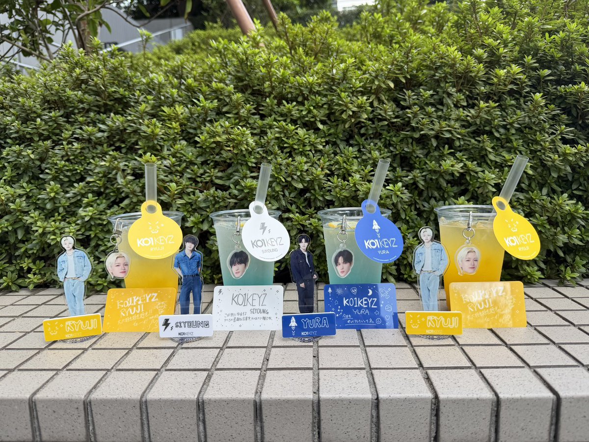 asamin72min's tweet photo. ドリンクは10時前くらいから並んでわりとスムーズに買えました🥤
一緒に並んでくれたみんなありがとう🥹
人見知りだけど、楽しくおしゃべりしてくれたからほんとあっというまだった！！
またKO1LY会しよー💛🤍💙💜💛 https://t.co/T3e9cMDm2H