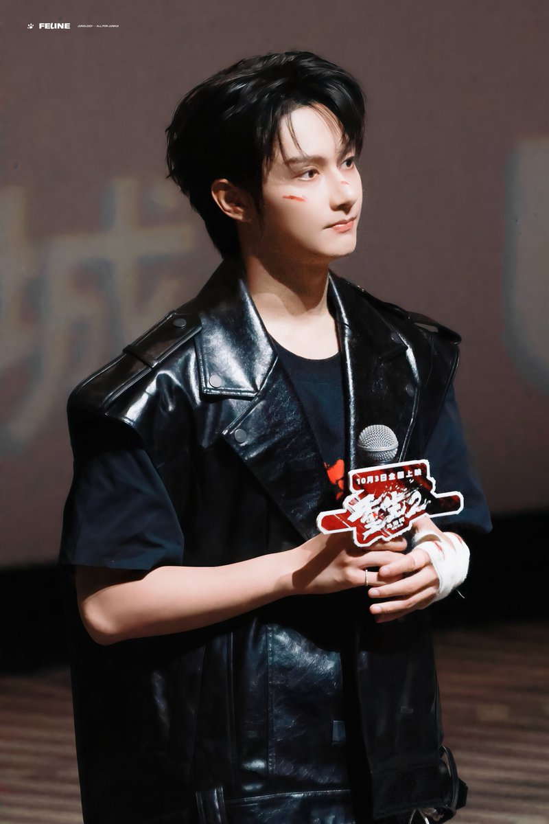 diorjww's tweet photo. JUNHUI at Wuhan Roadshow today!!!

HE LOOKS DASHING 🫠🫠 https://t.co/NL3eewbM2N