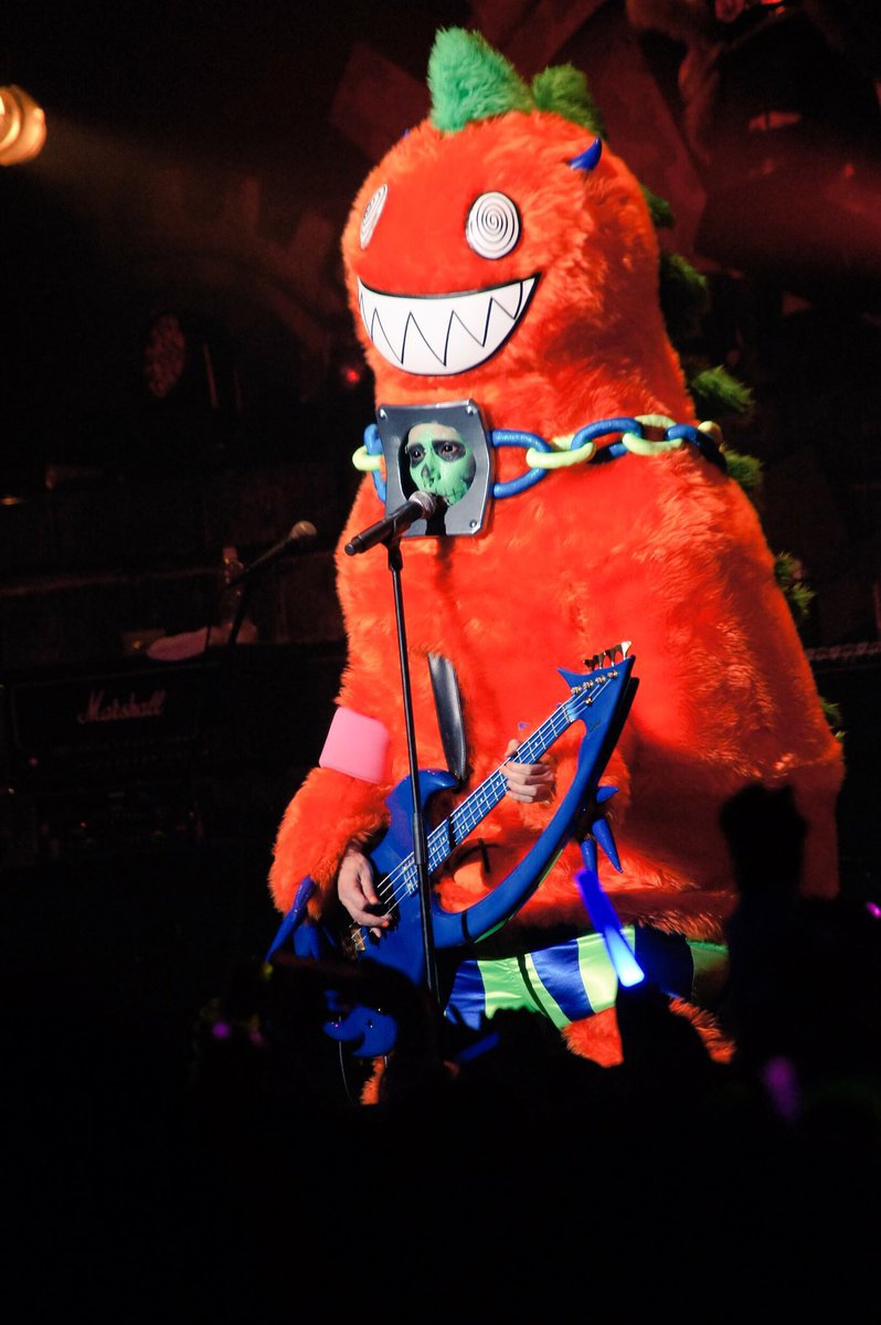 punkmonster_plc's tweet photo. 渋谷で待ってるペロー！ https://t.co/x8ckGmBPWv
