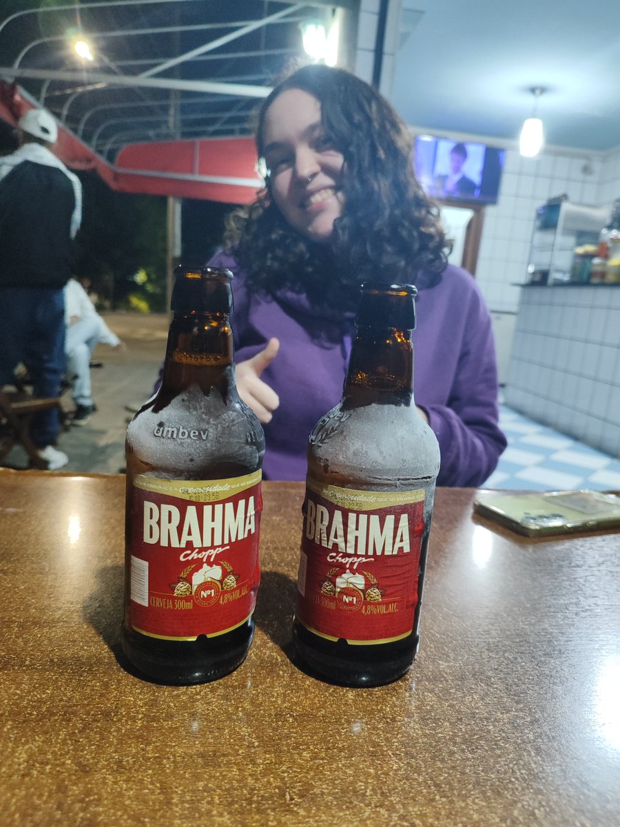 mitorvoraes's tweet photo. De branco assim parece até que vai me pedir em casamento https://t.co/2WD388XXQo