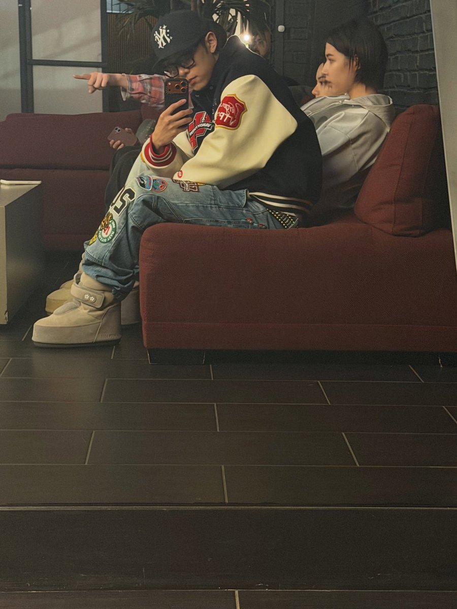 terjemahinRYUL's tweet photo. 261003 📸 4shoboiz instagram post

Still workin’

#률 #RYUL #롱샷 #LNGSHOT https://t.co/rN16IEBK8C