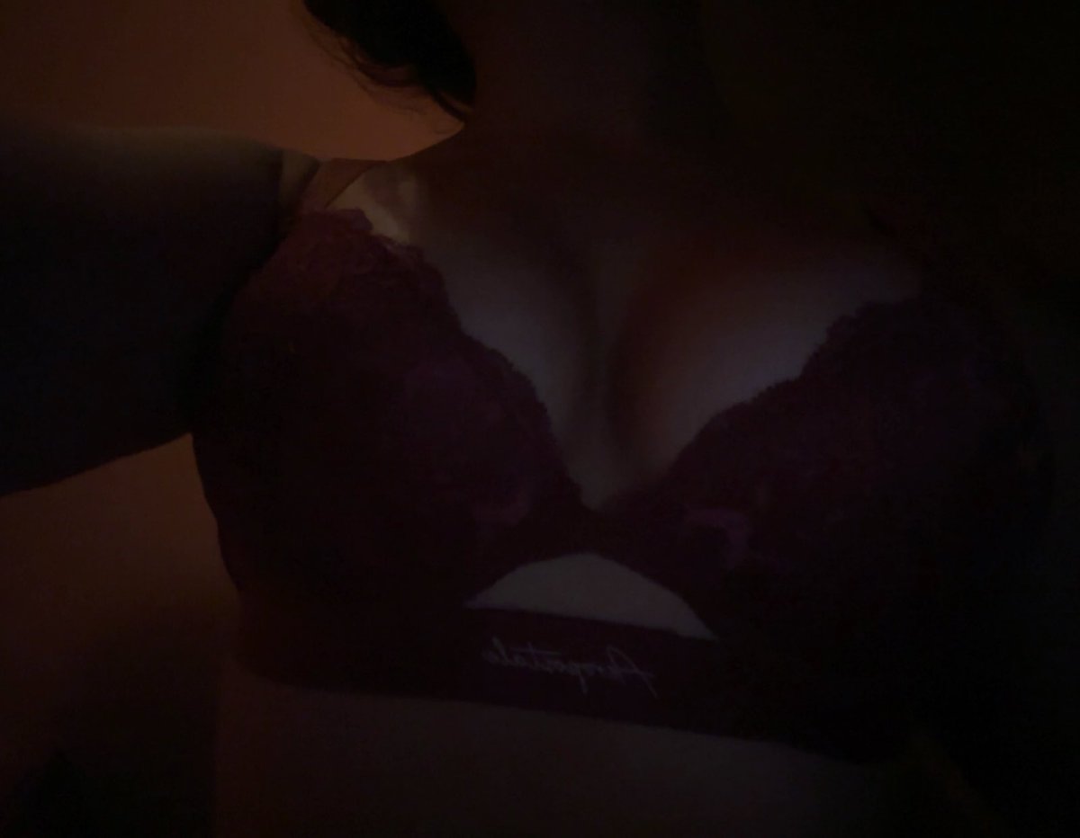 beobsessedwmee's tweet photo. what’re you staring at???
#buyingcontent #dmme https://t.co/rNUVAHJdoG