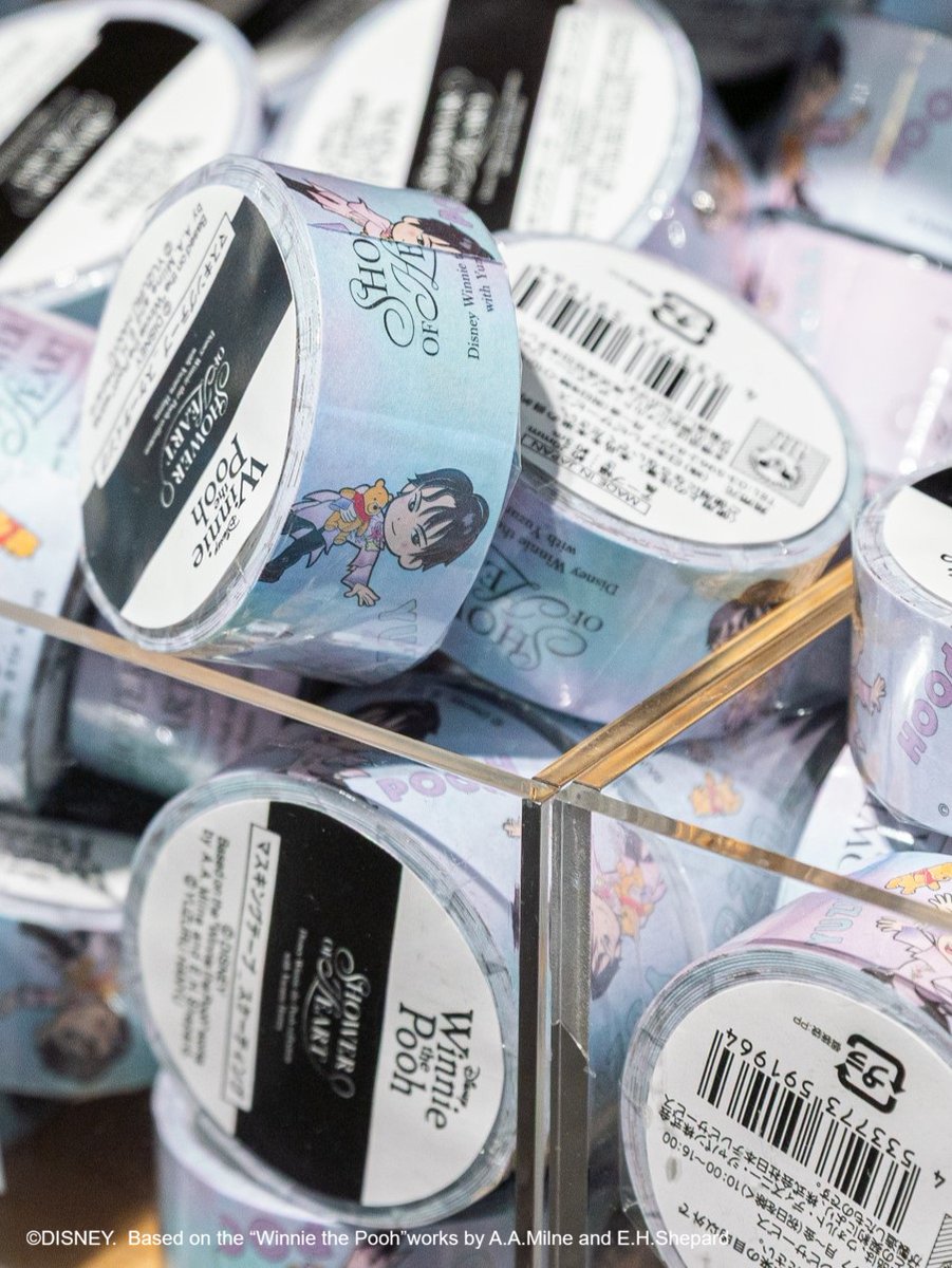 NTVService's tweet photo. 「SHOWER OF HEART - かがやくひかりのプレゼント-」
描き下ろしイラストを使用した限定アイテムを販売中！SHIBUYA TSUTAYA 1F
2026年10月2日（金）～10月13日（火）［最終日午後７時終了］
※10月2日～4日の期間、物販エリアへの入場は事前整理券が必要です。

#シャワハー #くまのプーさん #羽生結弦 https://t.co/VXt1E4Oklg