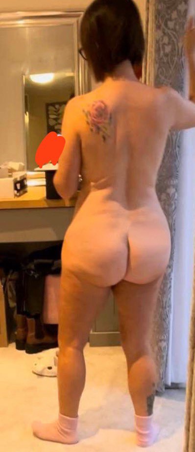 Overtheedge635's tweet photo. Unaware british mother belongs to bbc. Exposing her as a good #bnwo #cuckson should

#mom #candid https://t.co/6gsPbcNyA5