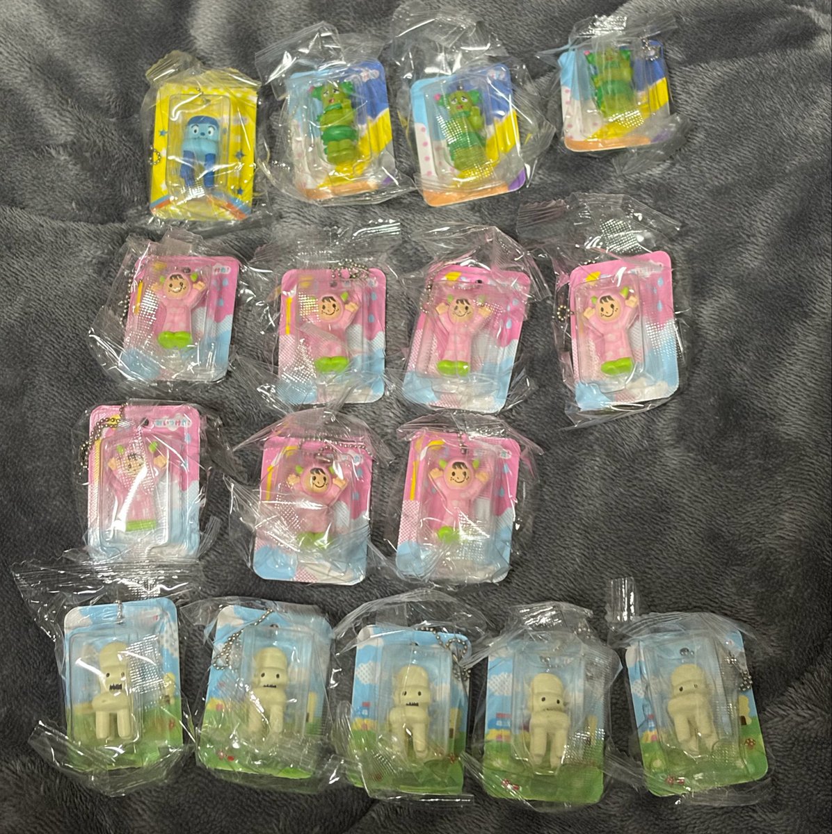 u_no_21's tweet photo. 【買取交換】

みいつけた！ミニチュアパッケージチャーム

譲→画像
求→定価＋送料

コッシー、サボさんをお求めの場合はオフロスキーとホネーキンさんを各1ずつ抱き合わせでお願いいたします。

支払い方法はPayPay（マネラ×）、メルペイとなります。
気軽にお声がけください。 https://t.co/QIaaqEGzkV