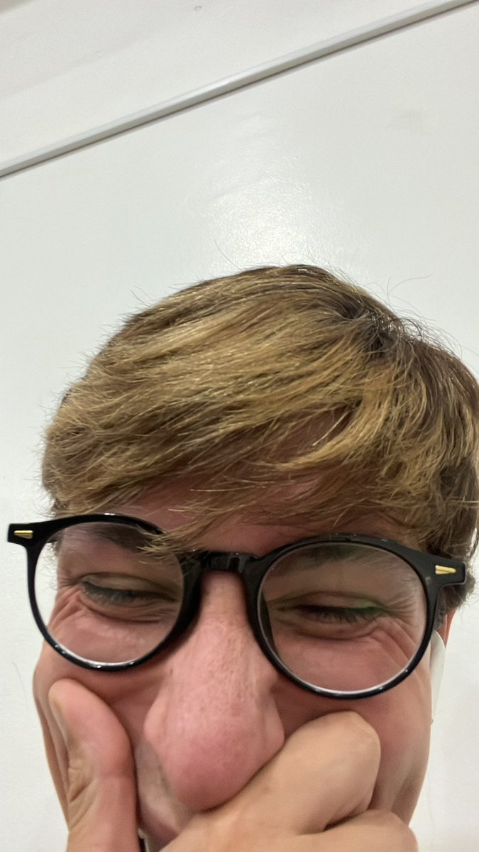 lucasantonyyy's tweet photo. JURO!!!! MILEY DA SILVA eu te encontrei hoje https://t.co/1A36VuFSRP