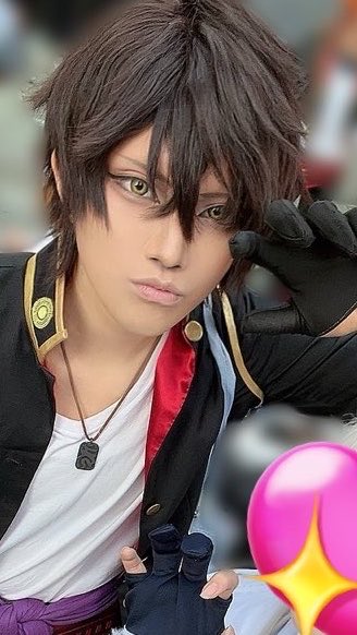 UM_cos_0326's tweet photo. #同一人物選手権 
割とメイクとウィッグのおかげで顔は変えられてる気がするけど、
根本的な顔面の強さは変わってない気がする😌💦 https://t.co/BFQuWgrpKC