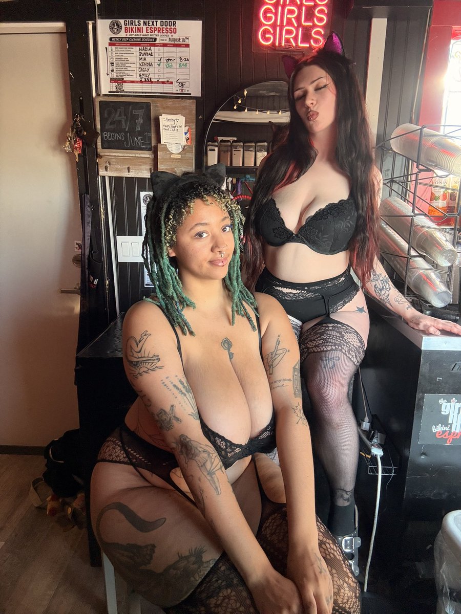 mixxedbaby503's tweet photo. Kitties and Titties! Til 10pm🐱

@bewitchedbimbo @thegndespresso https://t.co/iKlW6oMt5w