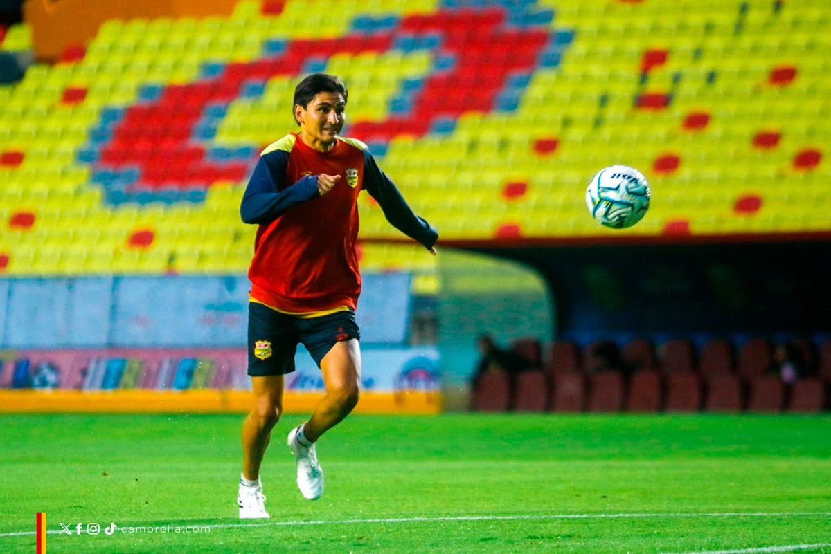 C_A_Morelia's tweet photo. Después de una intensa lluvia, cerramos preparación para disputar la fecha 11 del campeonato en casa 🫵🔥

🆚 @Coyotes_Oficial 
🏟️ Estadio Morelos
🗓️ 03 de octubre
⏰ 19:00 horas

#DelCanarioSoy https://t.co/IRO7MFMdun