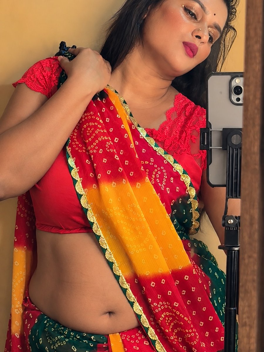 SizzlingStills's tweet photo. Showcasing the elegance of modern draping, showcasing glamour with authority, ready for the camera lens.
#IndianSaree #GlamorousStyle #StudioShoot #FashionFrame #sizzlingstills https://t.co/uDakkWUhSI