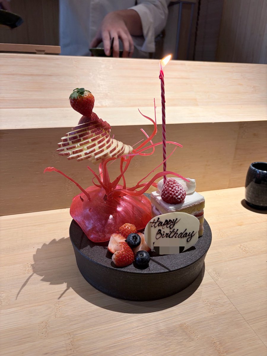 33mimi_life's tweet photo. お友達の誕生日でお鮨ランチ🍣🌱

ここのグループたまたま結構行くこと多くていろんなシーンで使いやすい！！

📍鮨すずめ/麻布十番 https://t.co/NexLbNx1T0