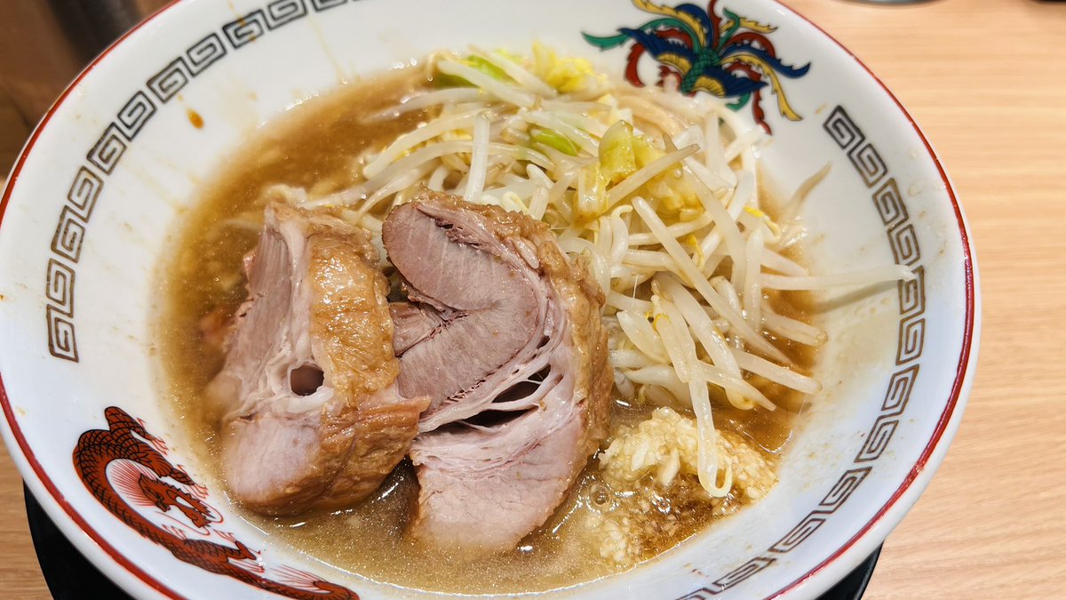 kdoruakgooun's tweet photo. 豚山食べ比べ。やっぱ大船って薄いんだな〜 https://t.co/8i7AOriouz