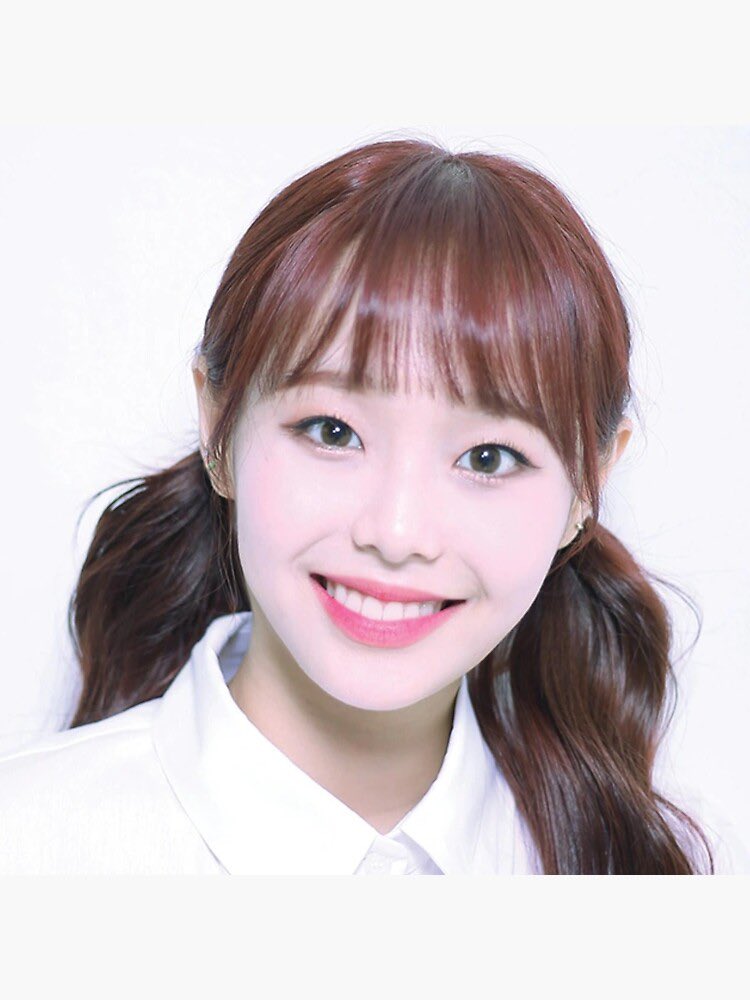 jasmeats's tweet photo. Resident Evil fans treat this pic of Bryan the same way Loona stans treat this pic of Chuu https://t.co/gJQNPrZbHa