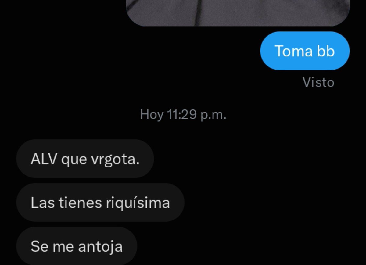mateoaqzf's tweet photo. Que hambrientas q estan todas, como me encanta cuando reaccionan asi https://t.co/BayckYsZi2