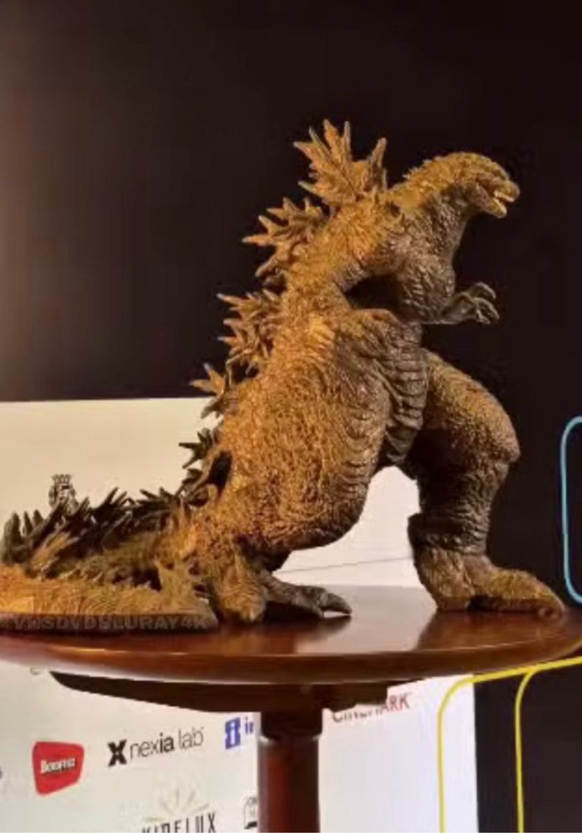 Mr_goji54's tweet photo. 🚨 First look at the ‘Godzilla Minus Zero’ Popcorn Bucket.

World’s Largest ever released.

(source: https://t.co/TKDhuxV7PA) https://t.co/J6VROdWtwW