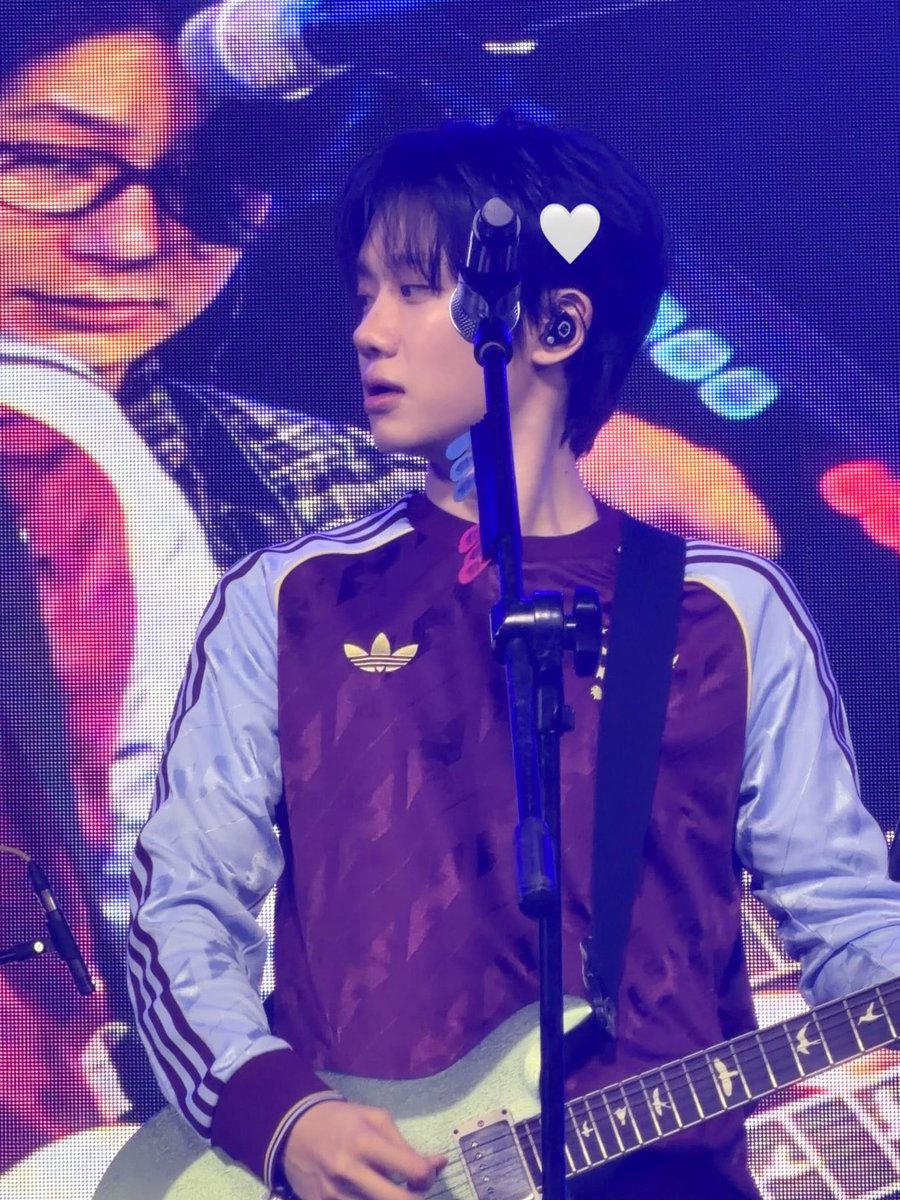 _yukibana's tweet photo. 이분 누구야..? 잘생겨서 계속 찍음 ㅠㅠ https://t.co/gepOWjG5HT