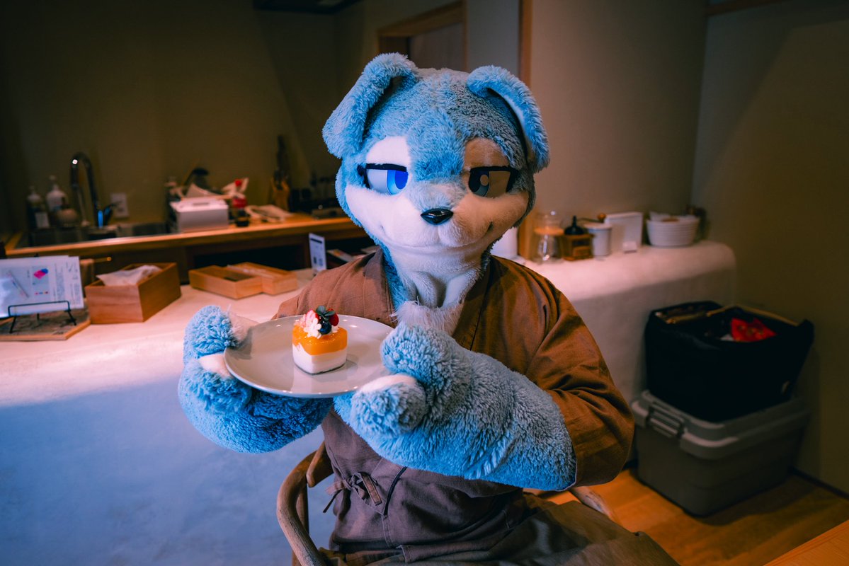 nemus_ys's tweet photo. 生まれた日、なのでケーキを買ってもらいました✌️🍰

いろんな人に支えてもらって、やりたいことやらせてもらって、応援してもらって。ちゃんとお返しできているのだろうかと、いつも特に考えてしまう少し特別な日

やりたいことはそんなに変わらないけれど、ちゃんと届けられるように頑張りたいな https://t.co/c6AOtpbX8p