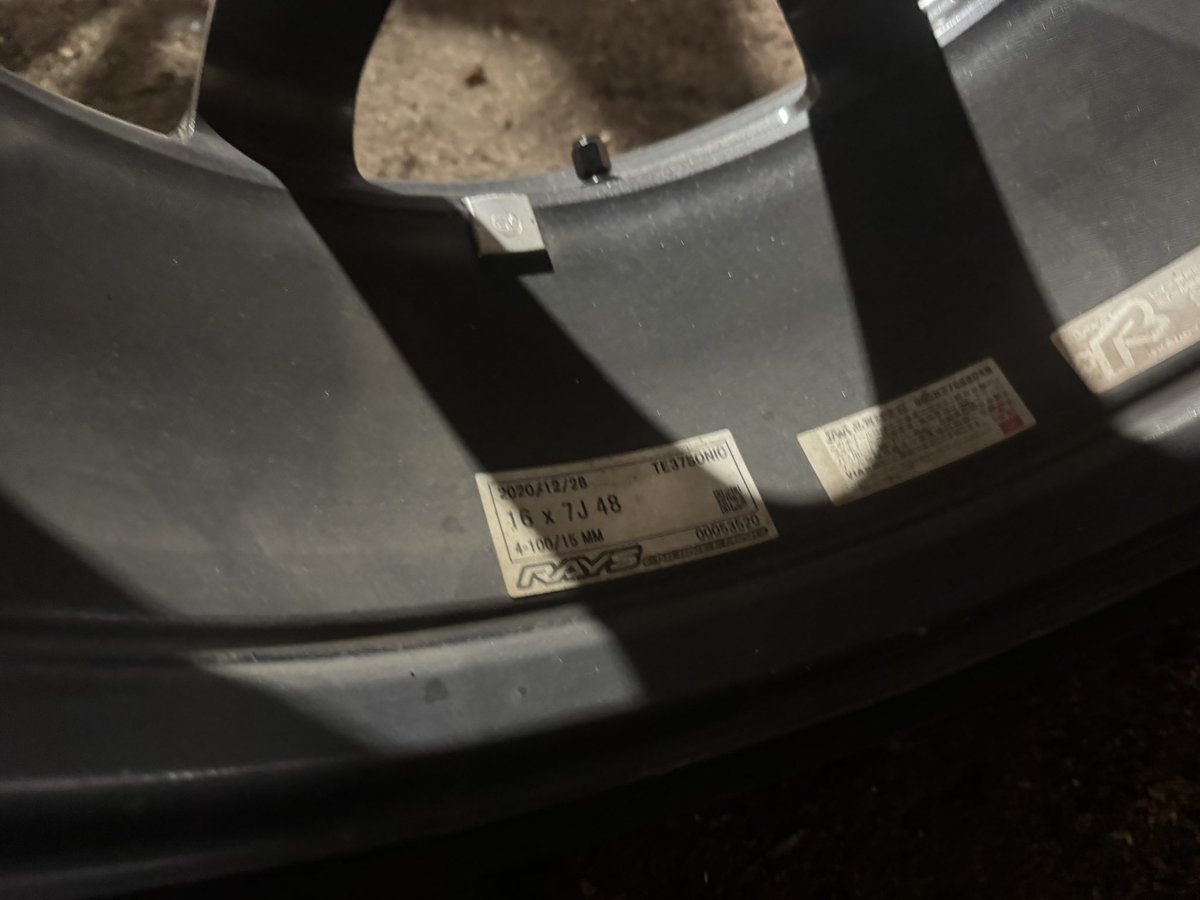 MiraBitch92's tweet photo. 【募集】
 #ホイール売ります
 #ホイールうります

●価格
2本セット
￥40,000

●ホイール
RAYS
TE37
7J+48
PCD100
4h

●タイヤ
ダンロップ
195/50R16
溝まだまだ残ってます

綺麗にして渡します
引き取り大歓迎
関東なら持っていきます
千葉県から
多少の傷汚れあり https://t.co/e6ZcgnL9yX