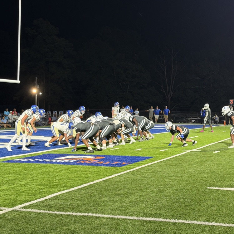 StarCitySchools's tweet photo. Dogs win 28-22 over Dewitt! #BeTheBest https://t.co/MtEiCEJCc0
