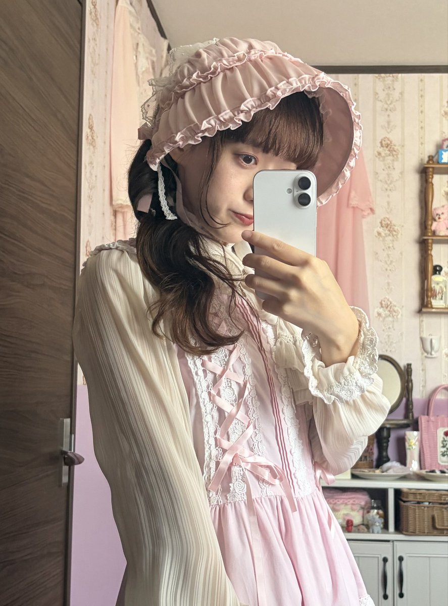 iaiiaimnm's tweet photo. ボンネット🎀
#ロリィタ https://t.co/xQt97LLPPQ