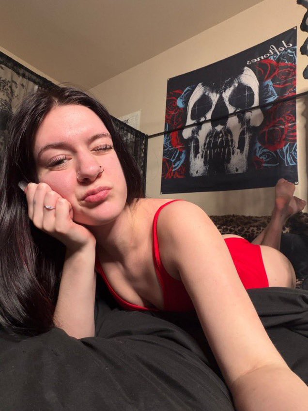 dina2w2's tweet photo. #Colorado #Denver #Coloradogirl #denvermeets #milehigh #nolimits #horny #NFSW #links #Wataa #aurora #prettvbadass  #Chudaï #colohotties #denverslut https://t.co/bfccld8fFK