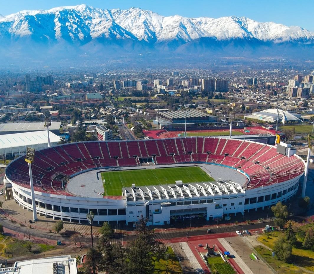 armychilensis's tweet photo. Hola @dgmedioschile estamos a pocos días del montaje del escenario para los conciertos de BTS en el Estadio Nacional y debido a la magnitud del recinto esperamos contar con todas las pantallas que han girado con el grupo por Asia, Europa y Norteamérica.
En Chile queremos la experiencia completa del ARIRANG TOUR.
