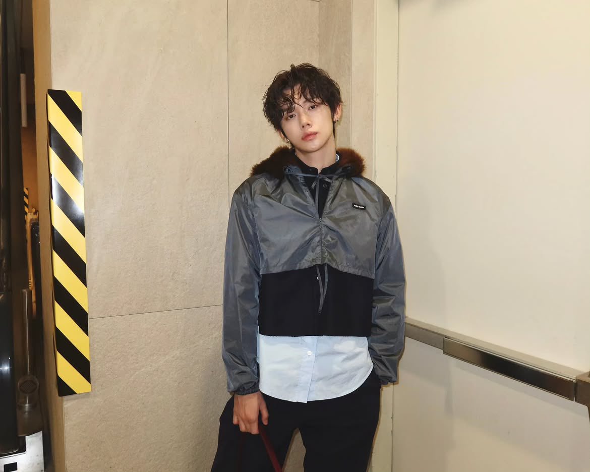 Memor_Jay's tweet photo. He’s so incredibly charming… How does a man like this even exist…💘💘

YEONJUNxMIUMIU VINYLCLUB
#YEONJUNxMiuMiu #YEONJUN
#MiuMiuSS27 @MIUMIUofficial https://t.co/OaXNIzde4A