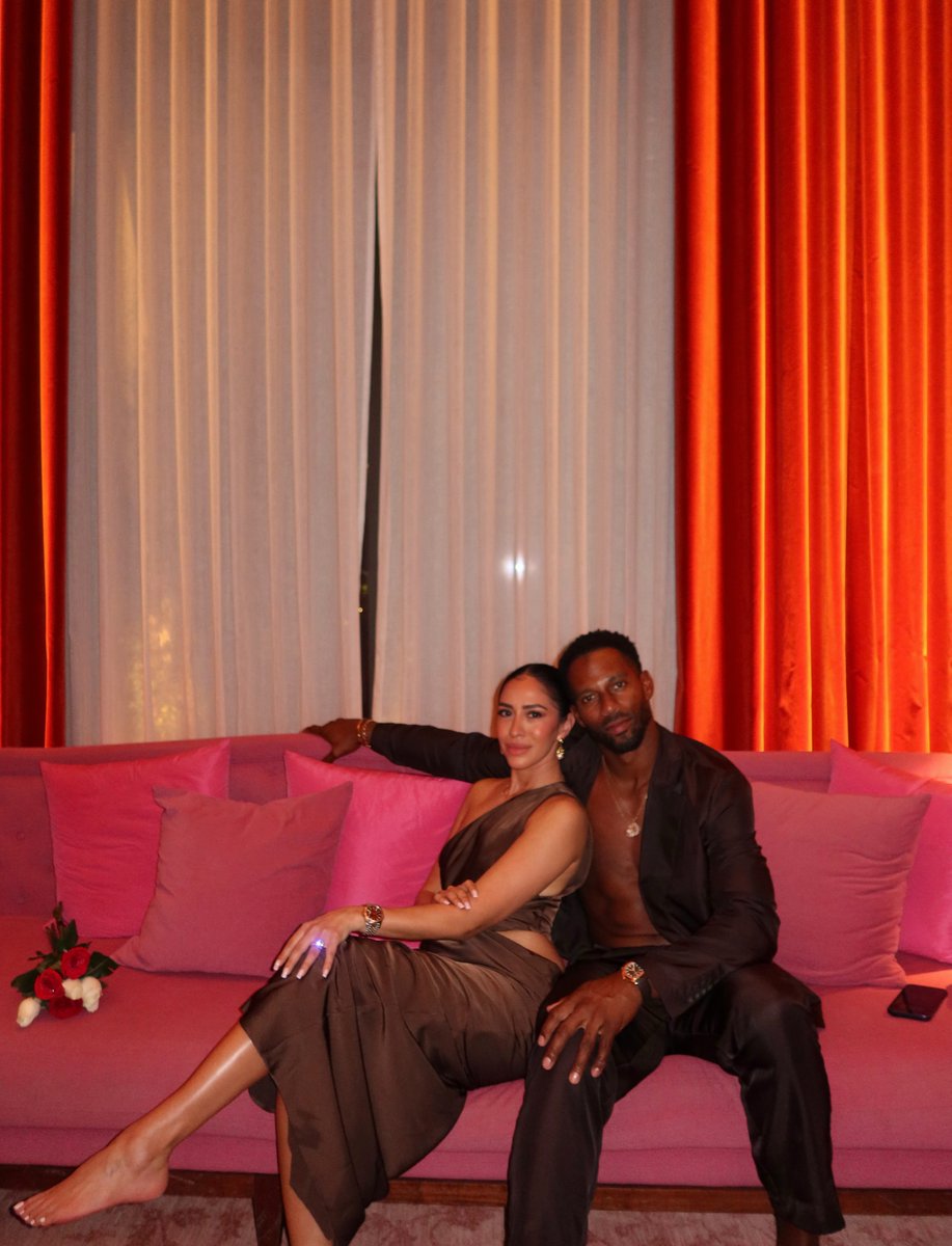 SirBartPimpson's tweet photo. 🏈 Victor Cruz and his beautiful wife Orange Cruz celebrate their newlywed marriage 🍾 https://t.co/KXnMXSyA47