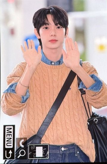gomangliyu22's tweet photo. 립우 볼살 오른 것 같아서 좋다🐹 https://t.co/RXGlbNyYaS