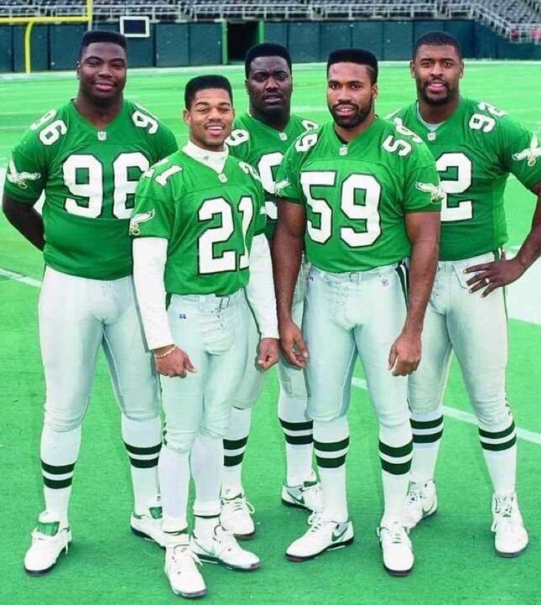 Super70sSports's tweet photo. Other than the ‘85 Bears, maybe the scariest fucking NFL defense I’ve ever witnessed. https://t.co/2uyz7pAYAH