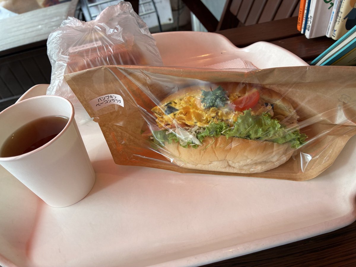 awnm's tweet photo. 久しぶりにコッペパンサンドでブランチ。ジャガイモのポテトサラダ。 https://t.co/xucx3MOCiw
