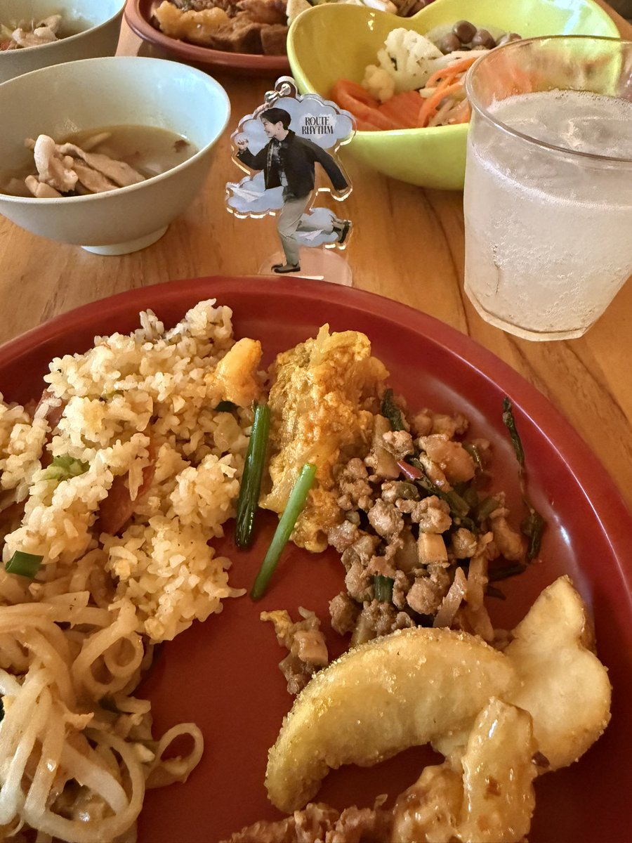 Yape_ms's tweet photo. 観劇前にタイ料理のランチビュッフェ🇹🇭 https://t.co/yLgZYAyhtW