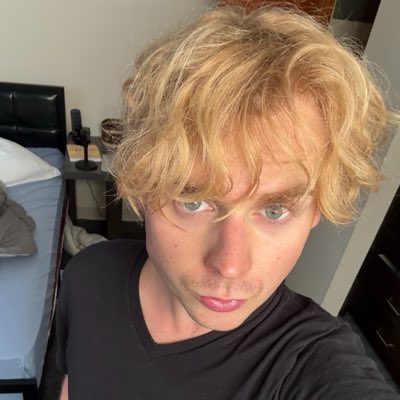 Devinemeryy's tweet photo. #NewProfilePic https://t.co/JXluKAr7pV